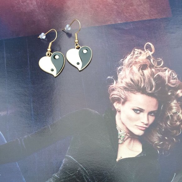 Heart Gold Ying Yang Dangle Earrings Charm Women Fashion Casual Formal Jewelry - Picture 2 of 3